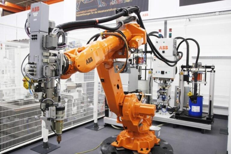 Промышленные роботы / © Getty Images