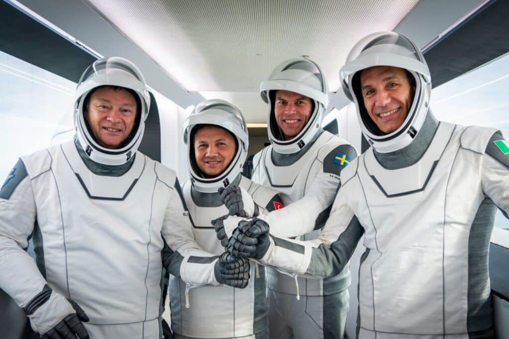 Частная компания Axiom Space отправила к МКС четырех астронавтов на корабле SpaceX