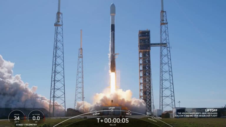 Ракета-носитель Falcon 9 с кораблем Cygnus стартует к МКС / ©  SpaceX
