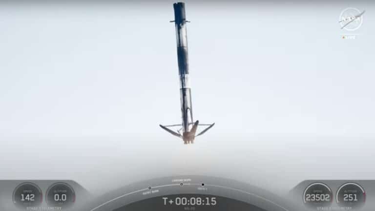 Возвращение первой ступени ракеты-носителя Falcon 9 / ©  SpaceX