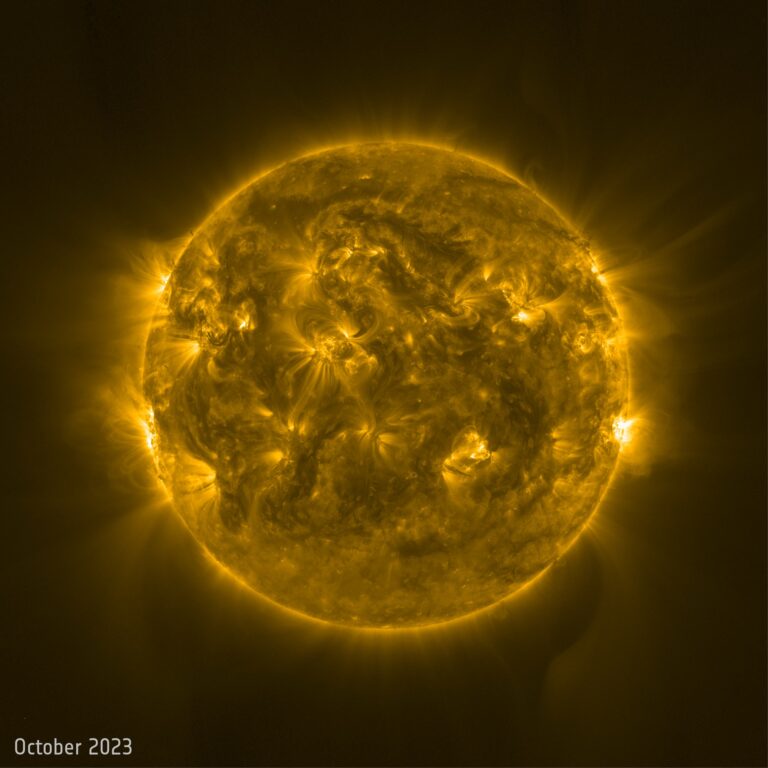 Солнечная активность в  октябре 2023 года / © ESA & NASA / Solar Orbiter / EUI Team After ESA & NASA / Solar Orbiter / EUI Team