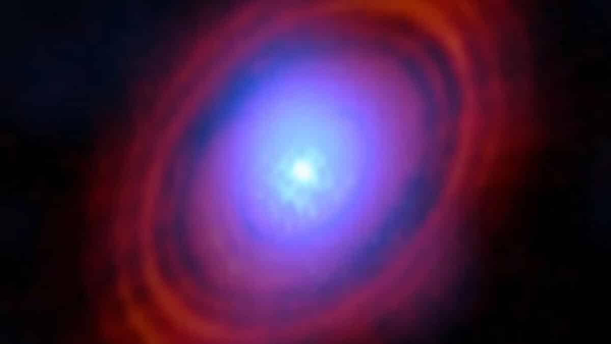 В протопланетном диске звезды оказалось втрое больше воды, чем во всех земных океанах