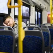 Киберпсихологи ННГУ выяснили, что сонливым людям труднее засыпать вечером