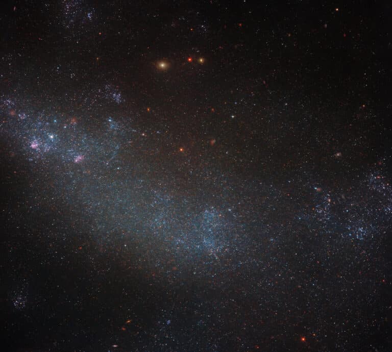 Неправильная галактика ESO 245-5 / © ESA / Hubble & NASA, M. Messa