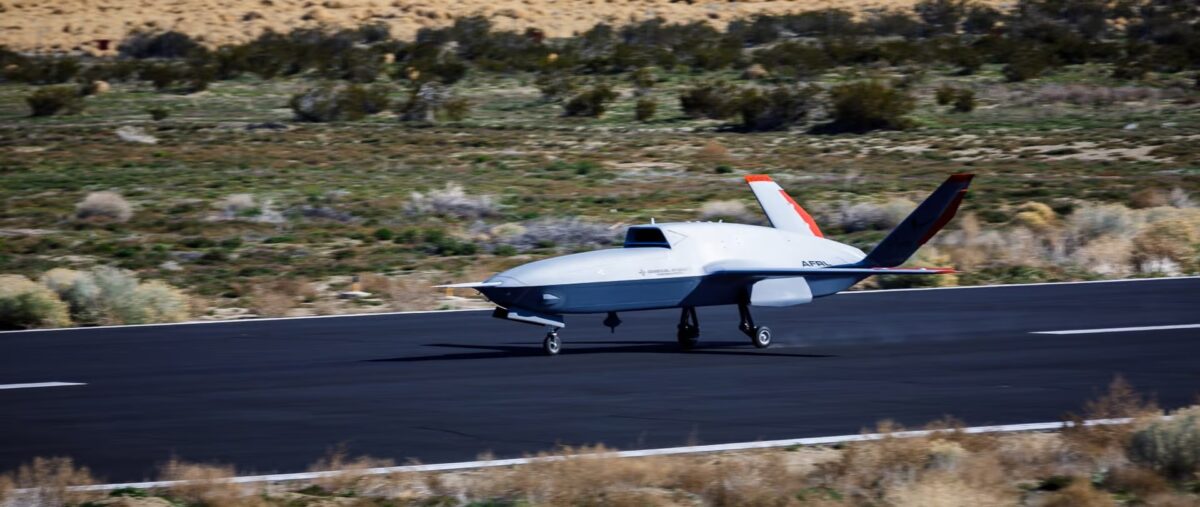 БПЛА XQ-67A Loyal Wingman / © General Atomics