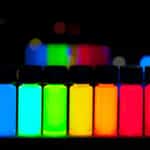 В СПбГУ объяснили особенности свечения ненапряженных квантовых точек