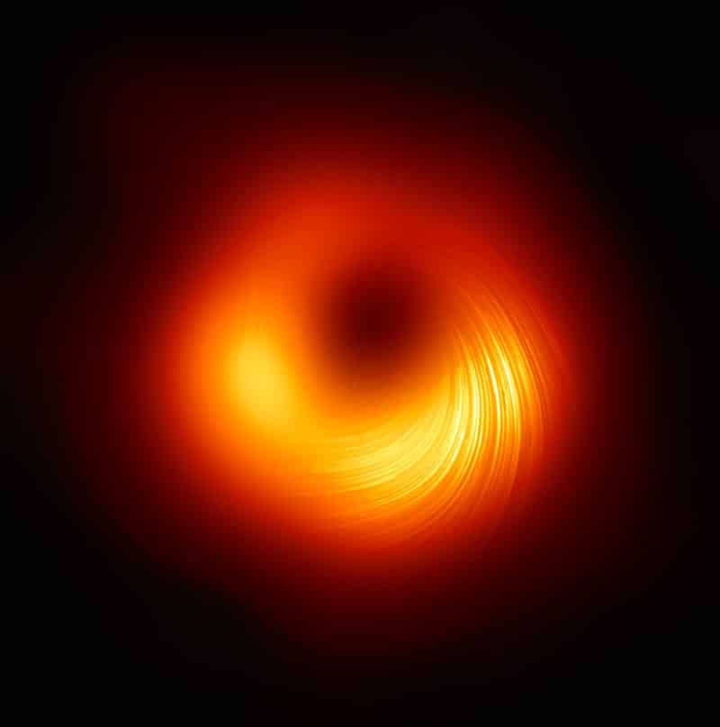 Сверхмассивная черная дыра в центре галактики М 87 / © Event Horizon Telescope