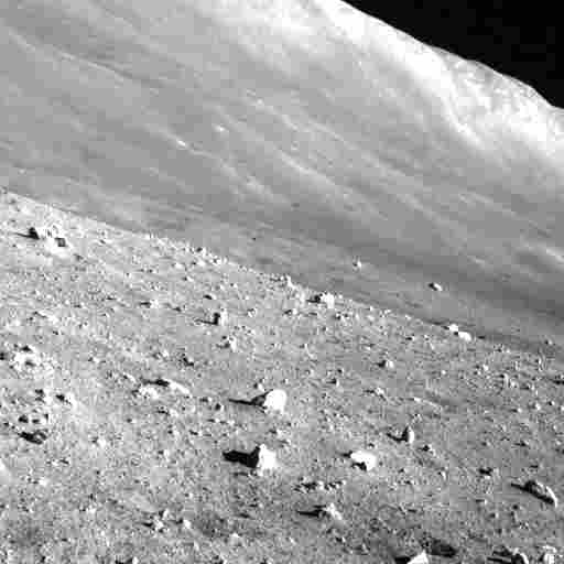 Новое изображение лунной поверхности, сделанное навигационной камерой аппарата SLIM 27 марта 2024 года / © JAXA