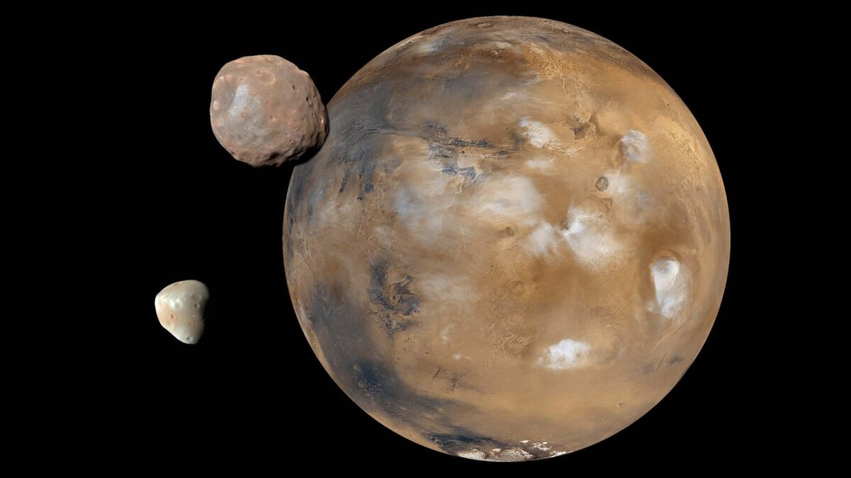 Странности спутников Марса объяснили ударом гигантской ледяной кометы