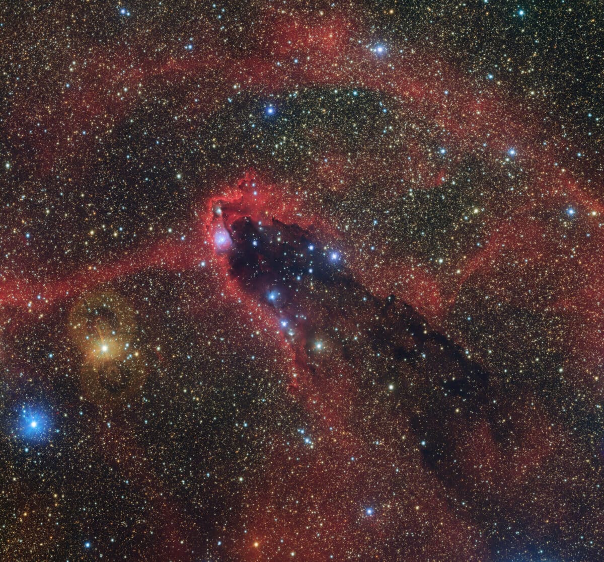 Кометная глобула GN 16.43.7.01 / © ESO / VPHAS+ team