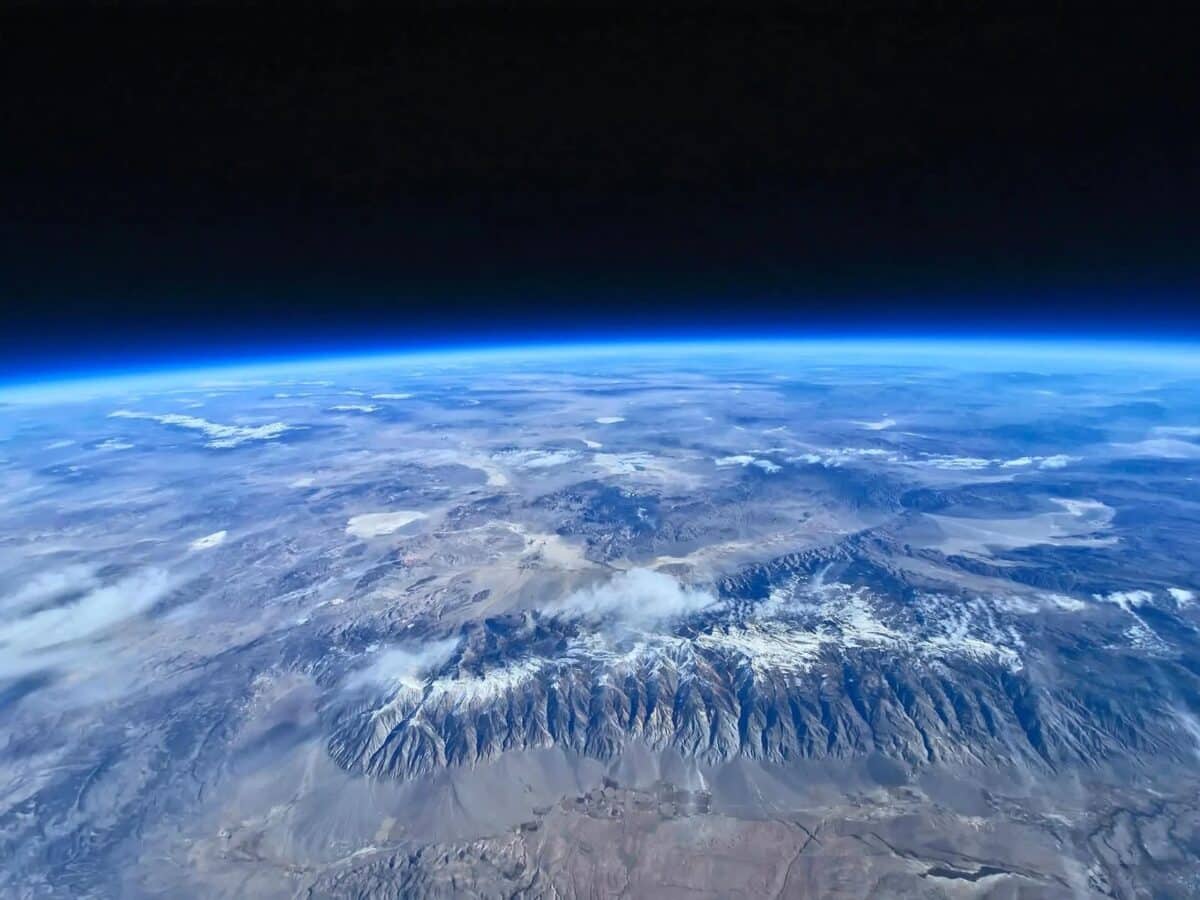 Снимок Земли, сделанный из стратосферы камерой смартфона Galaxy S24 Ultra / © Samsung