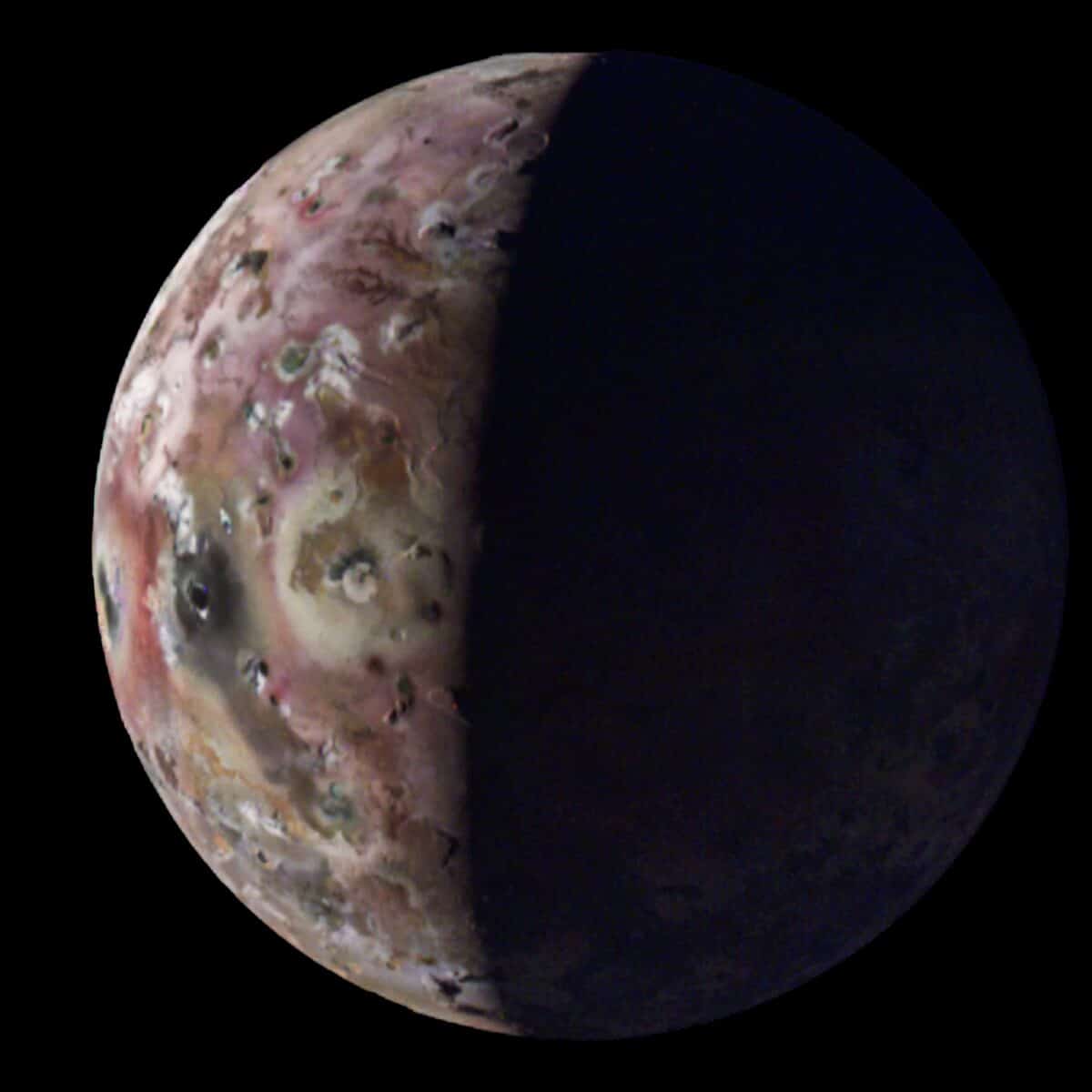 Ио / © NASA / JPL-Caltech / SwRI / MSSS. Image processing: Gerald Eichstädt / Thomas Thomopoulos (CC BY).