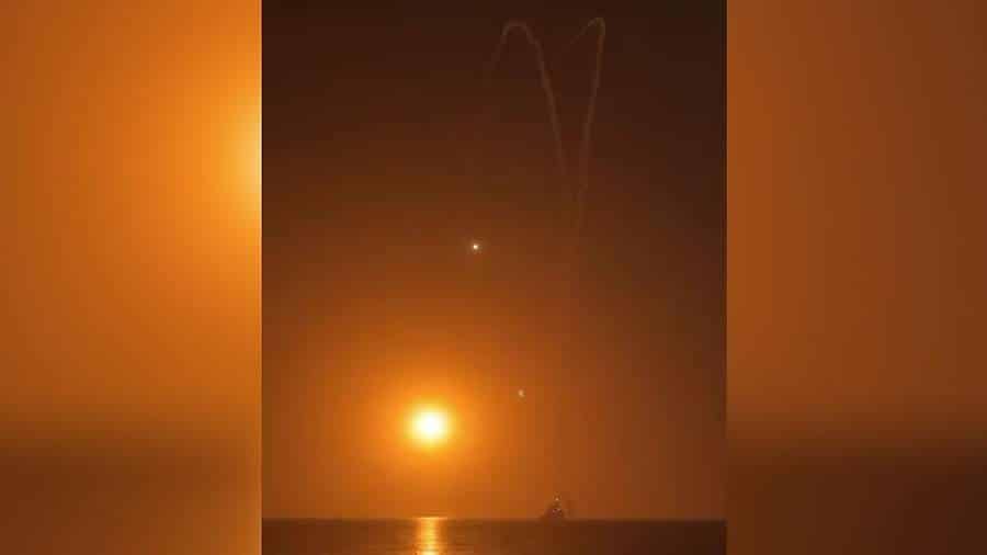 Израиль осуществил первое боевое применение морской версии ЗРК «Железный купол» / © OSINTdefender