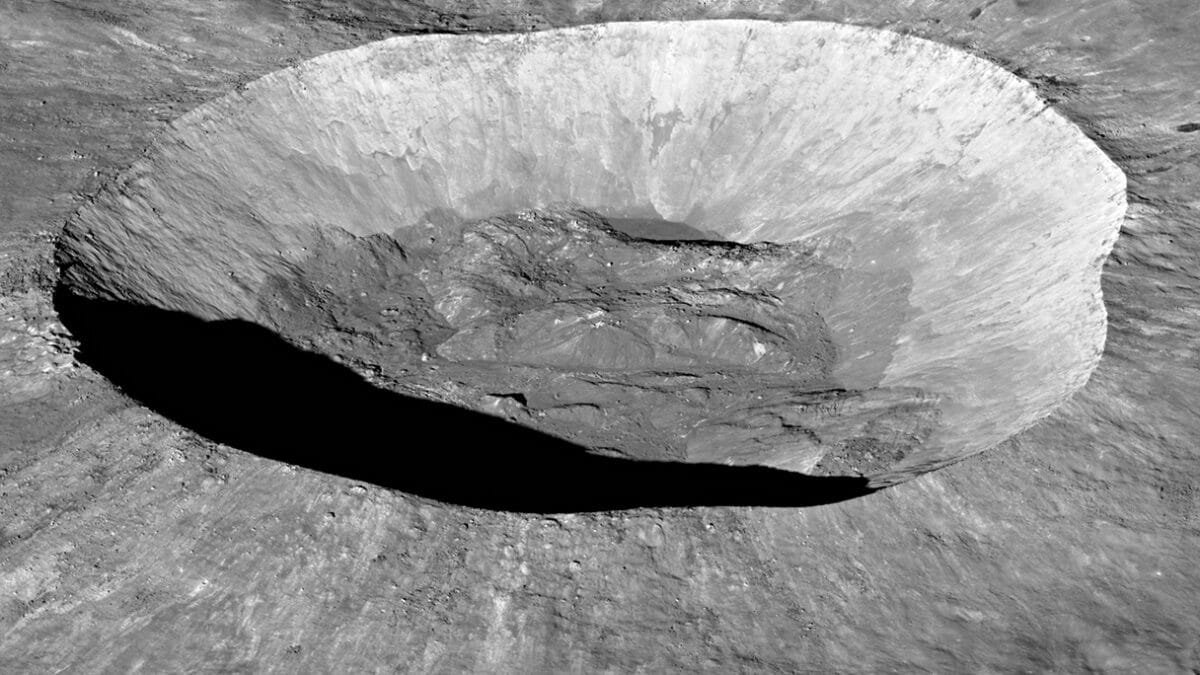 Кружащий рядом с Землей астероид оказался выбитым куском Луны