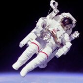 7 февраля 1984 года: первый человек, свободно летавший в космосе без страховки