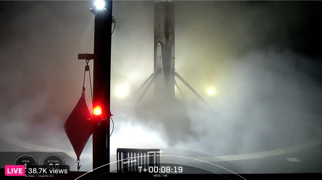 Посадка первой ступени Falcon 9 в рамках миссии NROL-146 / © SpaceX