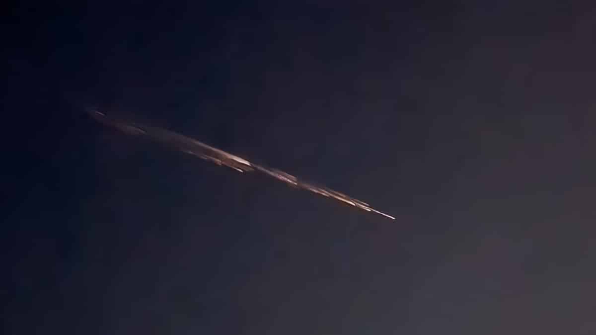 Жители юга России заметили в небе неизвестный объект / © скриншот из видео очевидцев