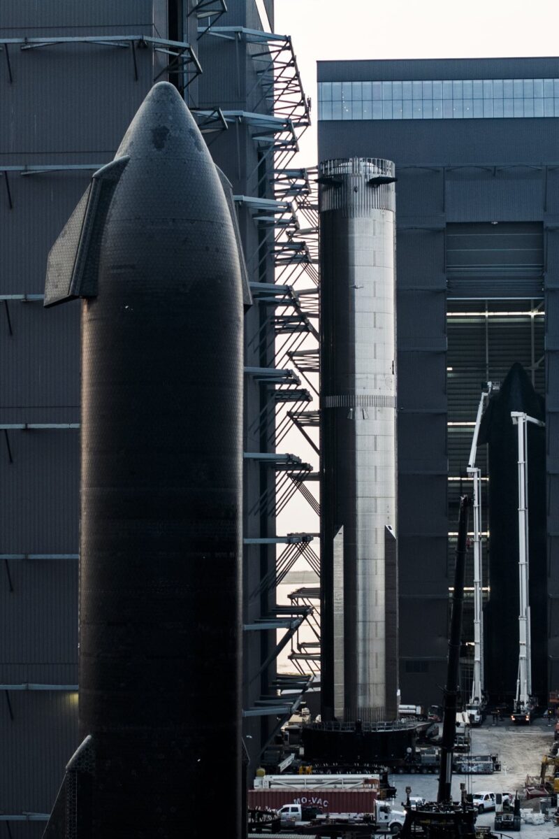 Прототипы верхней ступени Starship и ускоритель Super Heavy / © SpaceX