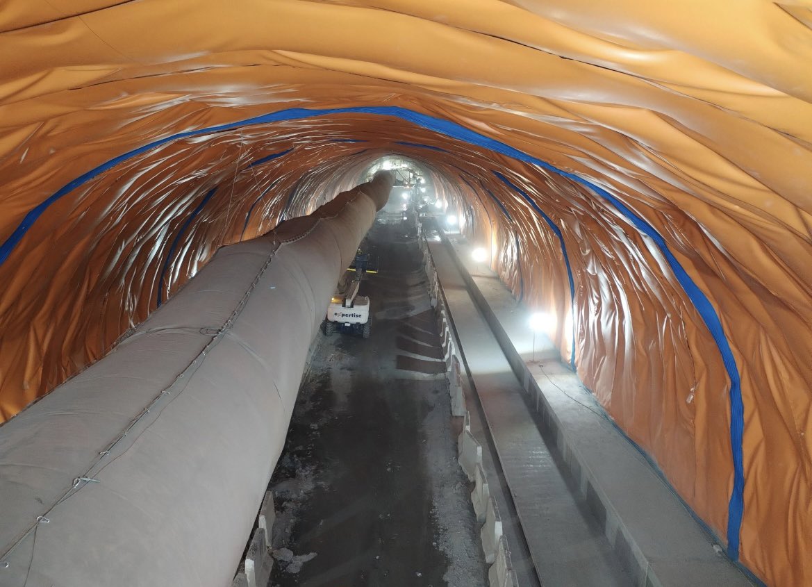 Строительство туннеля под мегаполисом «Зеркальная линия»  / © NEOM