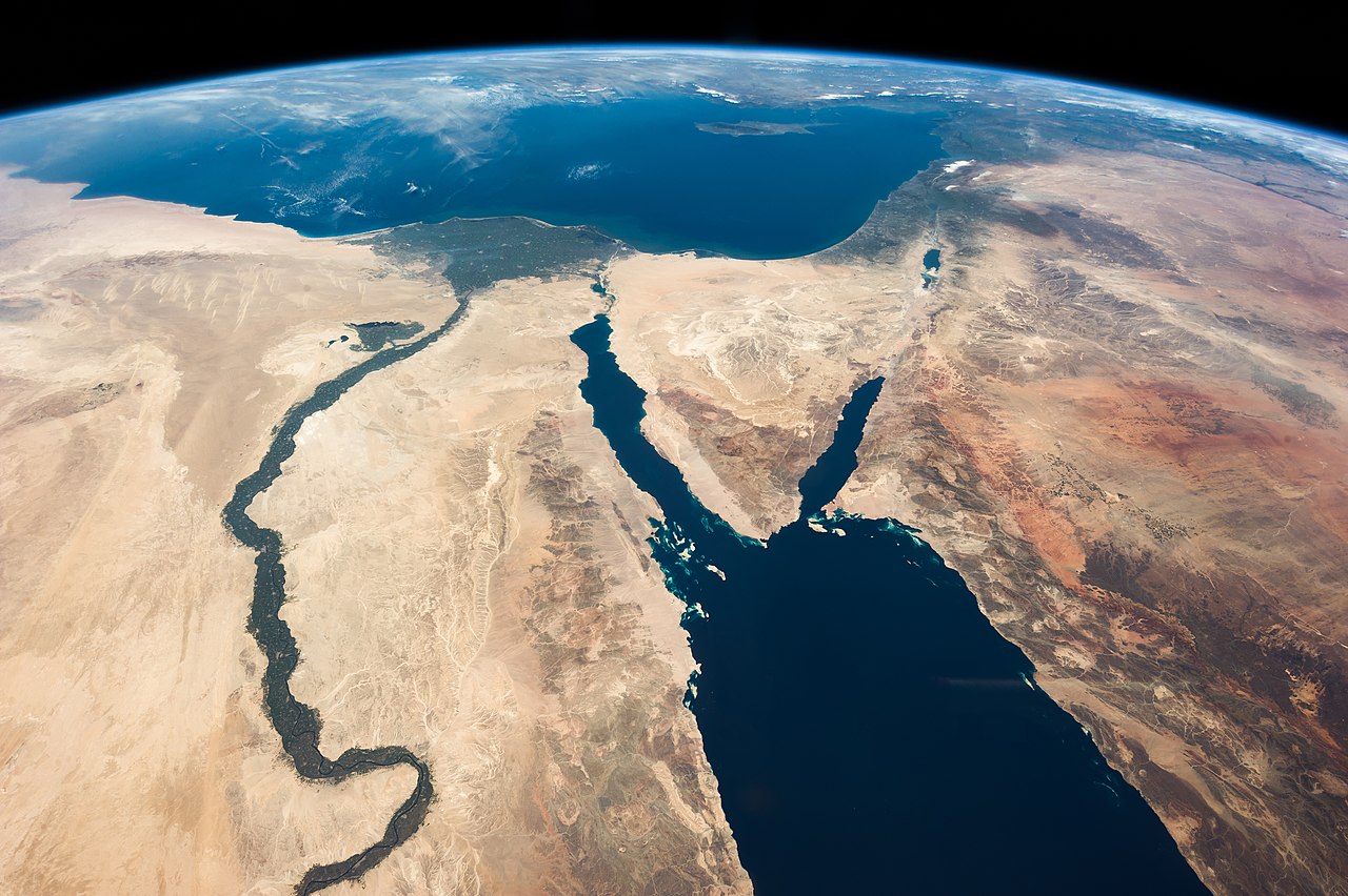 Северная Африка и Аравийский полуостров со спутника