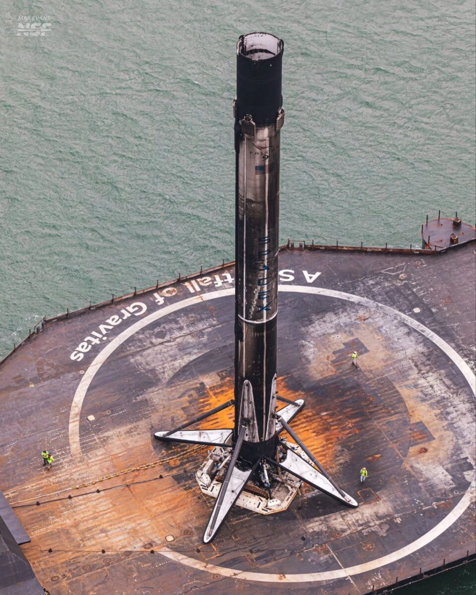 Ускоритель Falcon 9 B1062 после 21-го полета / © NSF