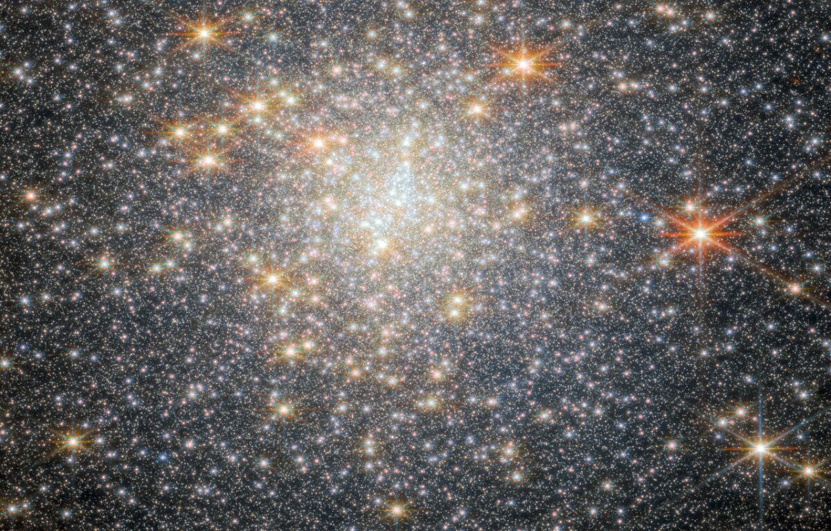 Шаровое скопление NGC 6440 / © ESA / Webb, NASA & CSA, P. Freire