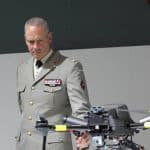 Малые дроны вскоре утратят эффективность в бою, заявил глава штаба французской армии