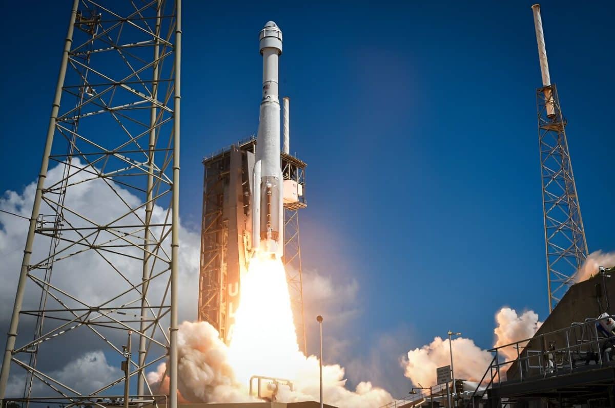 Ракета-носитель Atlas V с кораблем Starliner компании Boeing взлетает 5 июня 2024 года со стартовой площадке на мысе Канаверал /  © NASA
