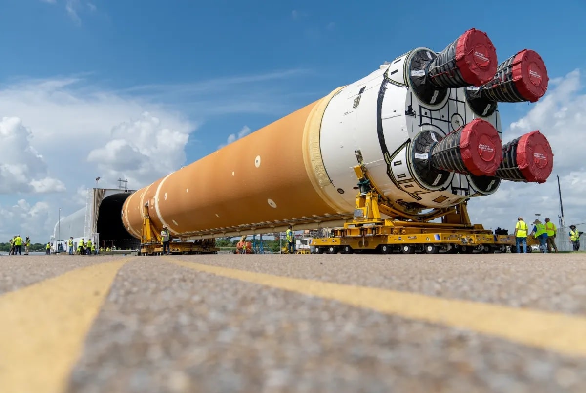 Основная ступень ракеты SLS (Space Launch System) / © NASA