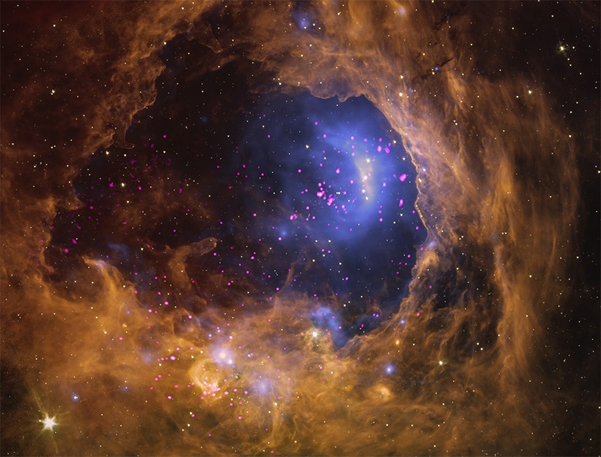 Эмиссионная туманность NGC 3324 / © NASA / SAO / CXC