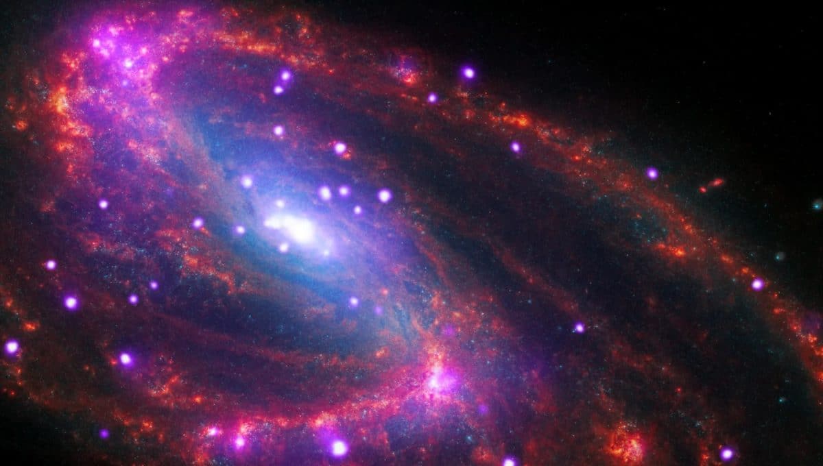 Спиральная галактика NGC 3627 / © NASA / CXC / SAO; Optical: NASA / ESO / STScI, ESO / WFI; Infrared: NASA / ESA / CSA / STScI / JWST; Image Processing: / NASA / CXC / SAO / J. Major