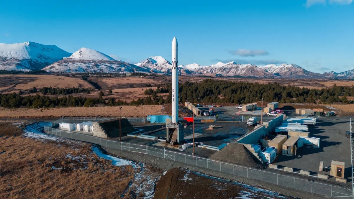 Подготовка к запуску ракеты RS1 в Кадьяке, Аляска / © ABL Space Systems