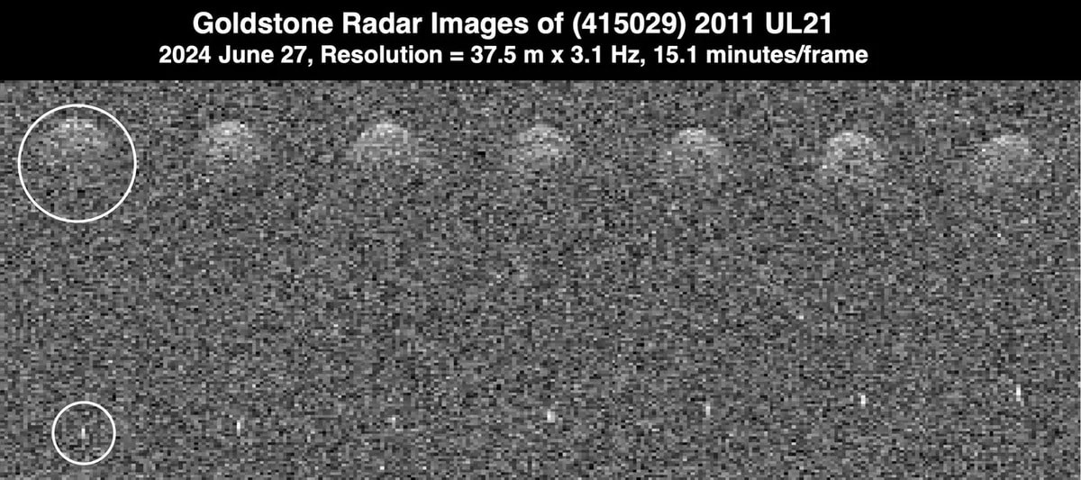 Астероид 2011 UL21 и его спутник / © NASA / JPL-Caltech
