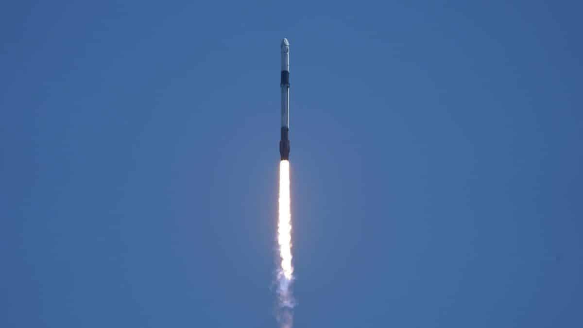 Полет ракеты-носителя Falcon 9 / © SpaceX