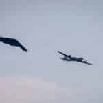 Ядерные бомбардировщики, первые полеты которых разделяет почти полвека, впервые поднялись в небо вместе