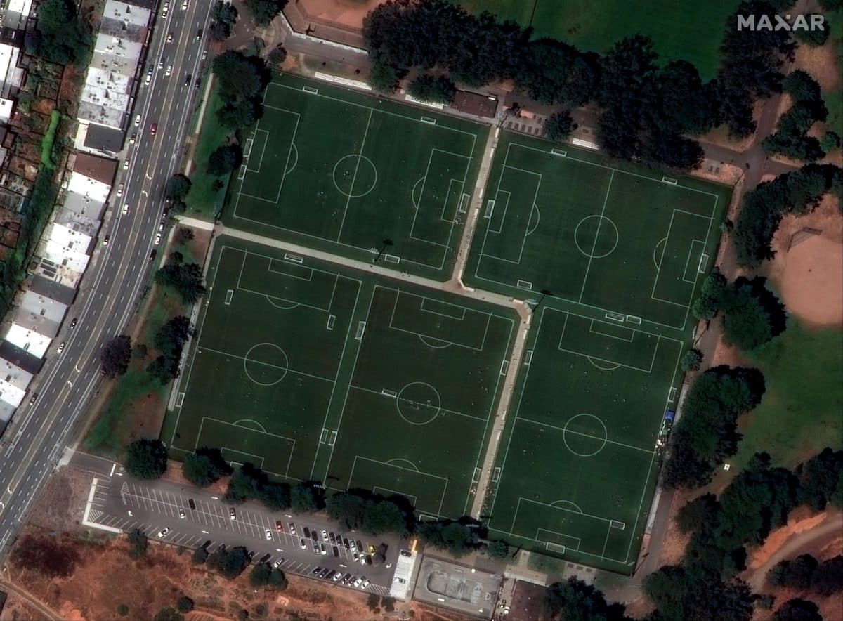 Футбольные поля в Сакраменто / © Maxar