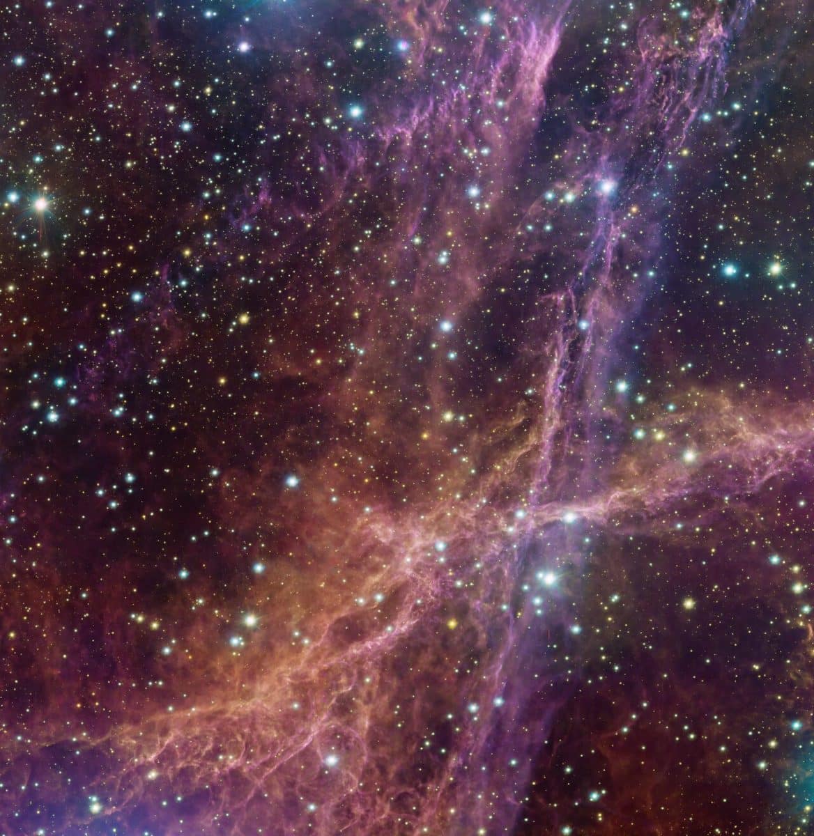 Остаток сверхновой в созвездии Паруса / © ESO / VPHAS+ team. Acknowledgement: Cambridge Astronomical Survey Unit