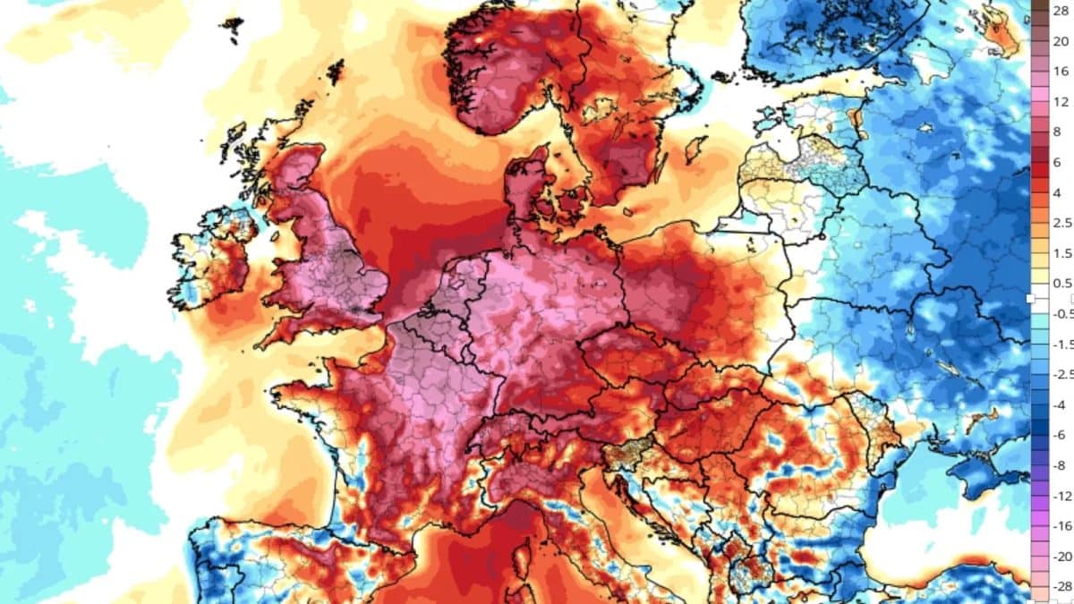 Продолжительная волна тепла в Европе летом 2022 года, данные на 19 июля / © tropicaltidbits.com