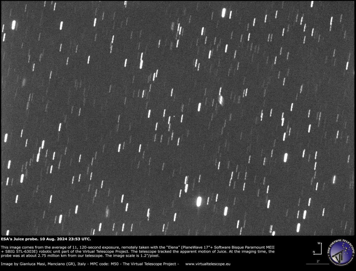Космический аппарат Juice (белая точка в центре снимка), сфотографированный 10 августа  / © Gianluca Masi / The Virtual Telescope Project 