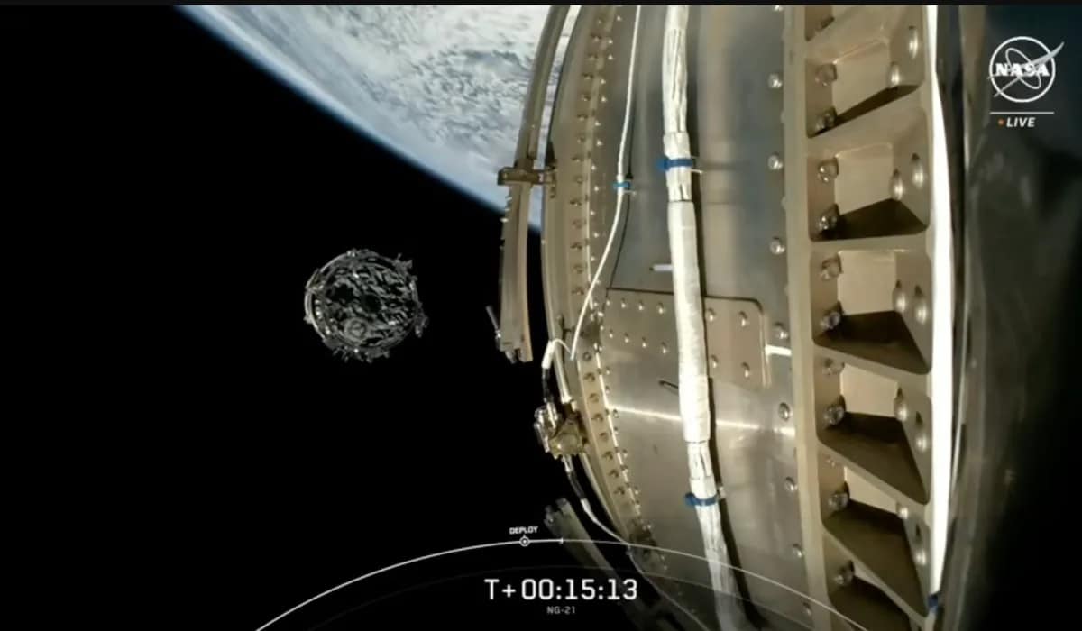 Корабль Cygnus отделился от второй ступени Falcon / © NASA TV