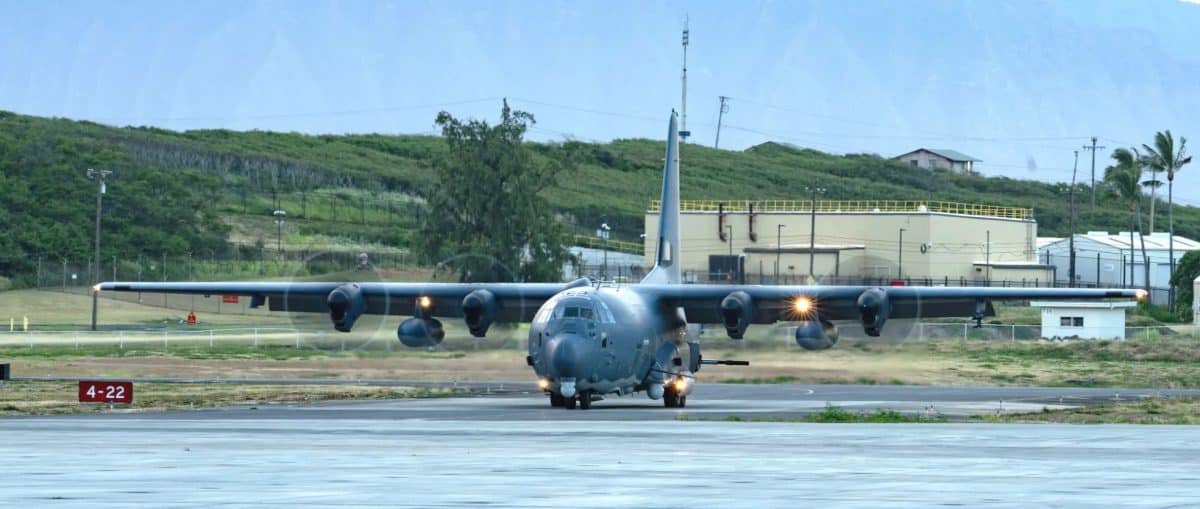 Самолет AC-130J 27-го подразделения по специальным операциям на авиабазе Корпуса морской пехоты в заливе Канеохе на Гавайях / ©  USAF