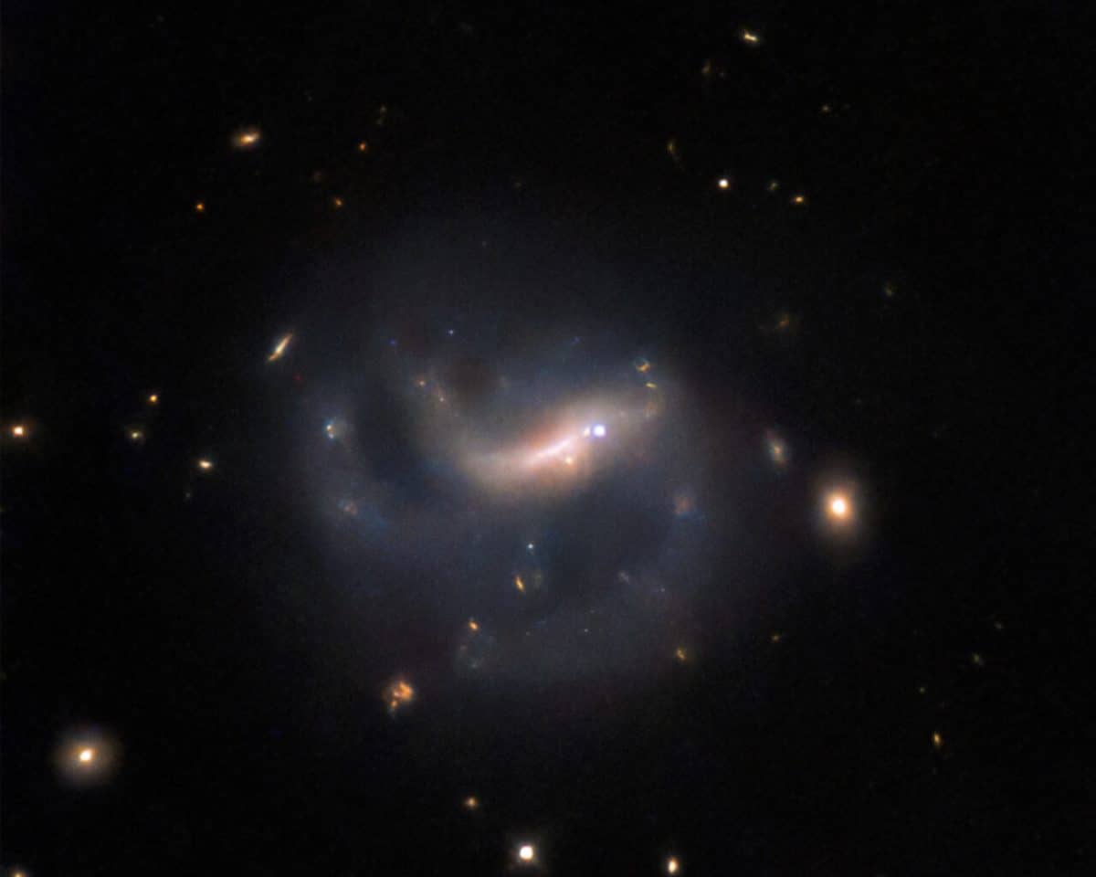 Галактика LEDA 857074 / © ESA / Hubble & NASA, R. J. Foley