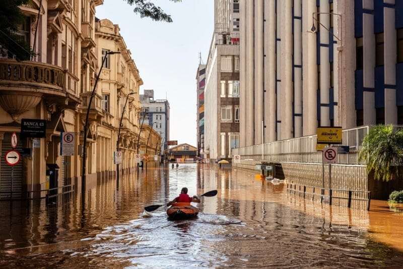 Приз зрительских симпатий: наводнение в центре Порту-Алегри, Бразилия / © Gerson Turelly