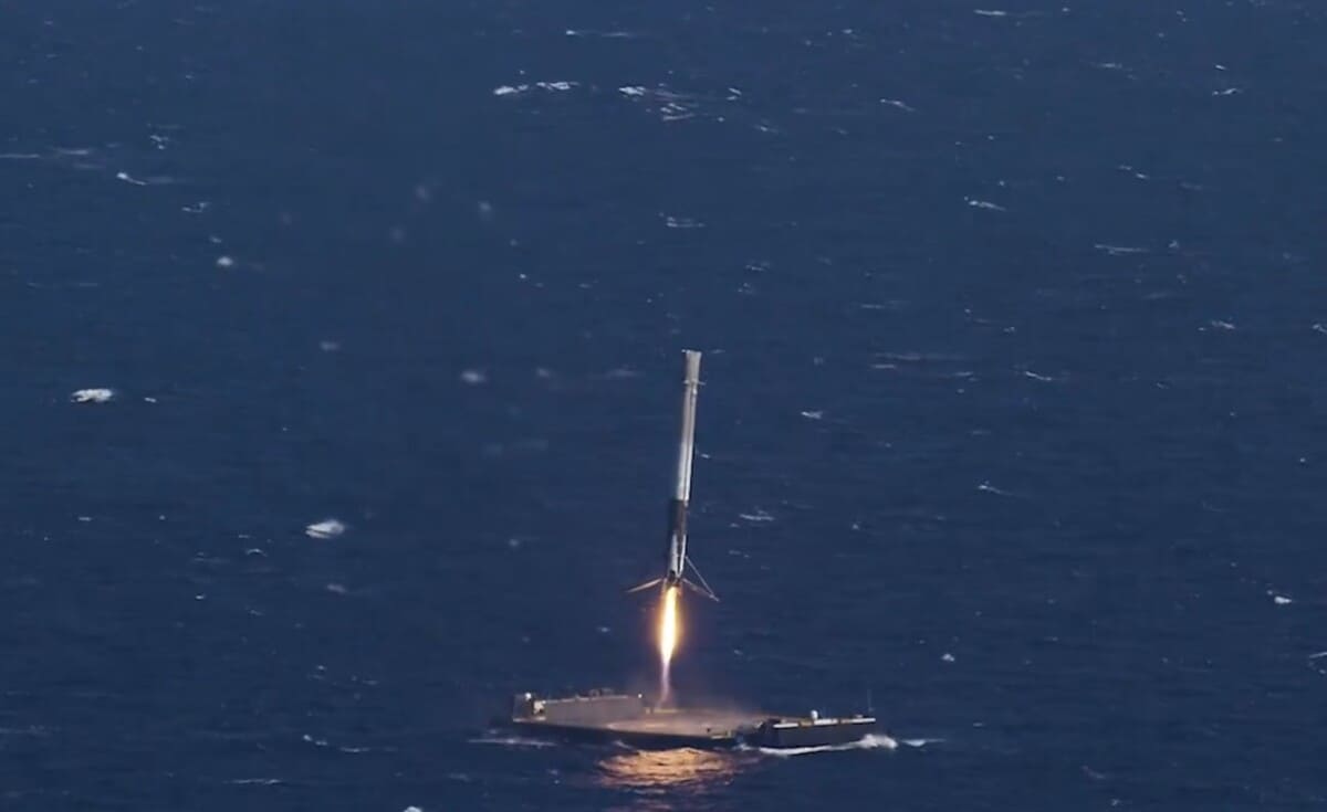 Посадка первой ступени Falcon 9 у побережья Багамских островов / © SpaceX