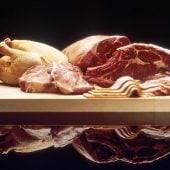 Врачи и интернет-диетологи, как правило, рекомендуют белое мясо как здоровую альтернативу говядине и свинине. Последние исследования итальянских ученых показали: этот очень популярный источник белка может быть опасен