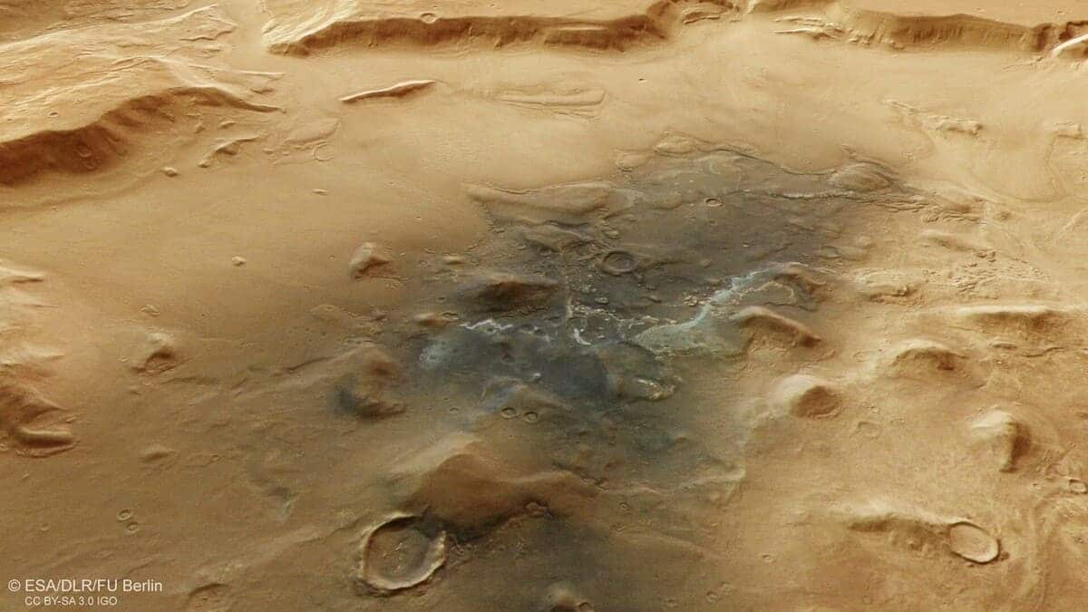 Марсианская формация Deuteronilus Cavus / © ESA / DLR / FU Berlin 