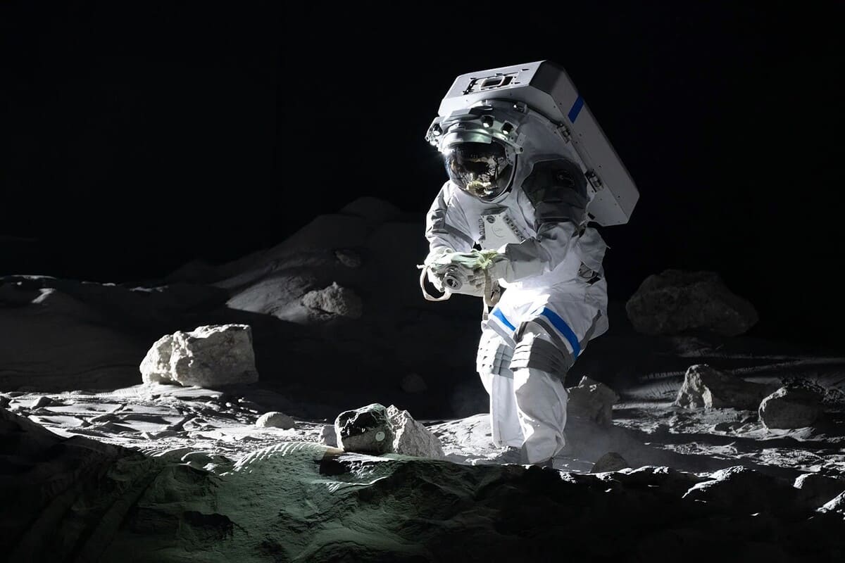 Имитация работы астронавтов на естественном спутнике Земли / © ESA / DLR / M. Diegeler