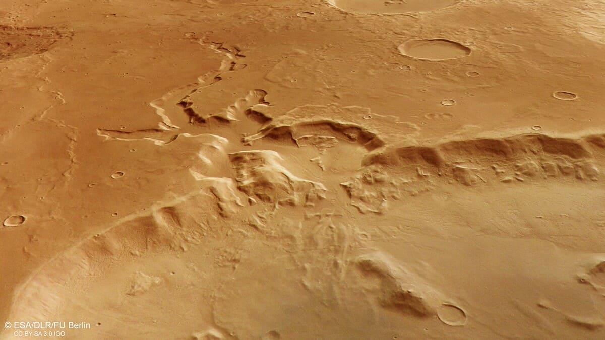 Марсианская формация Deuteronilus Cavus / © ESA / DLR / FU Berlin 