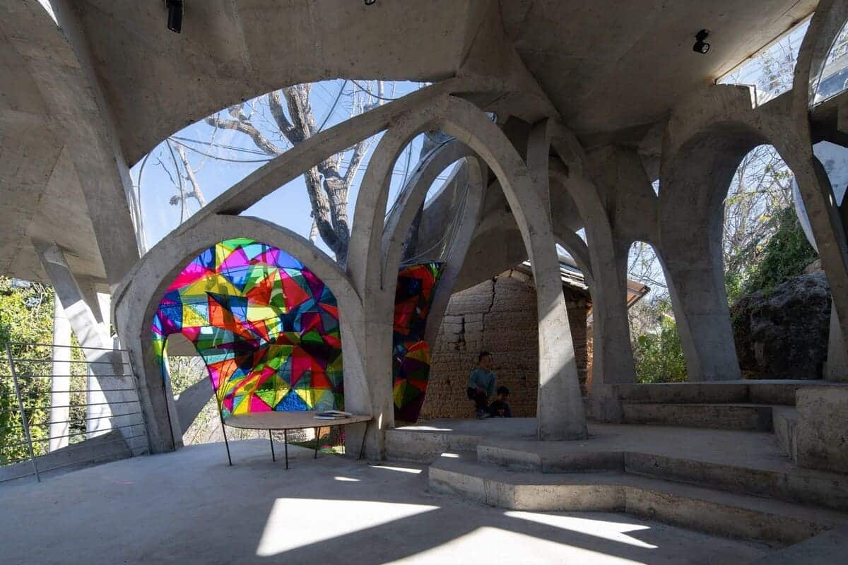 Необычное здание детской библиотеки в Китае / © Arch-translator 