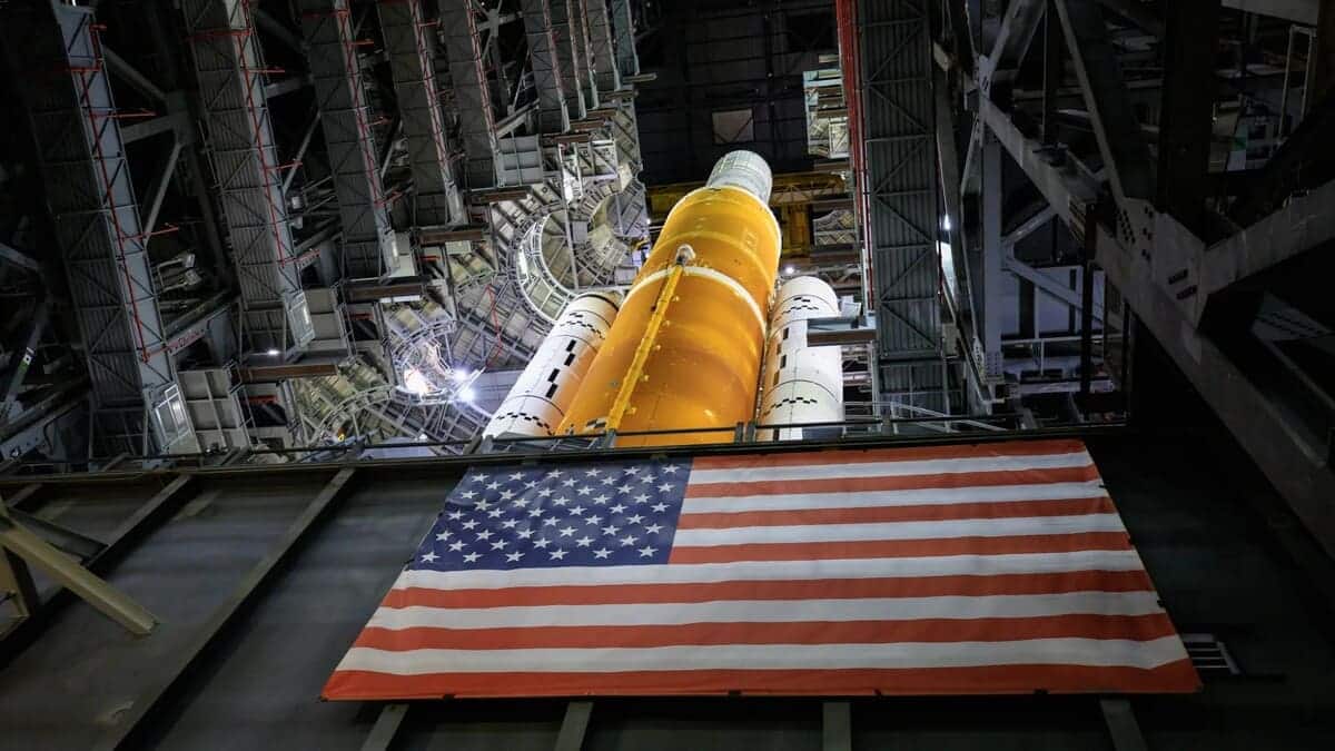 Ракета-носитель Space Launch System и Orion / © NASA / Frank Michaux